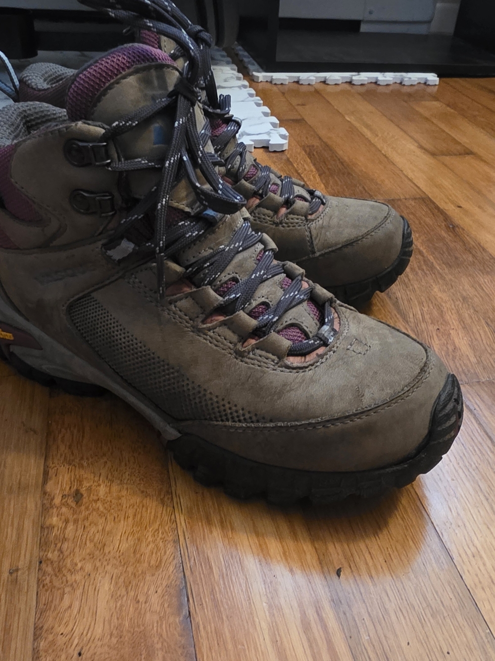 Vasque Women's Brown Lace-Up Hiking Boots with Pink Accents